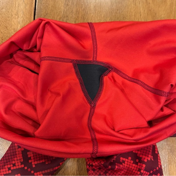 Lululemon Wunder Under High Rise Leggings Size 4 Ziggy Snake Red Tide Cranberry - Picture 8 of 13